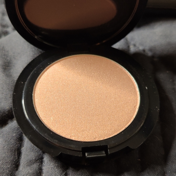 Farmasi make up combo - Picture 5 of 13